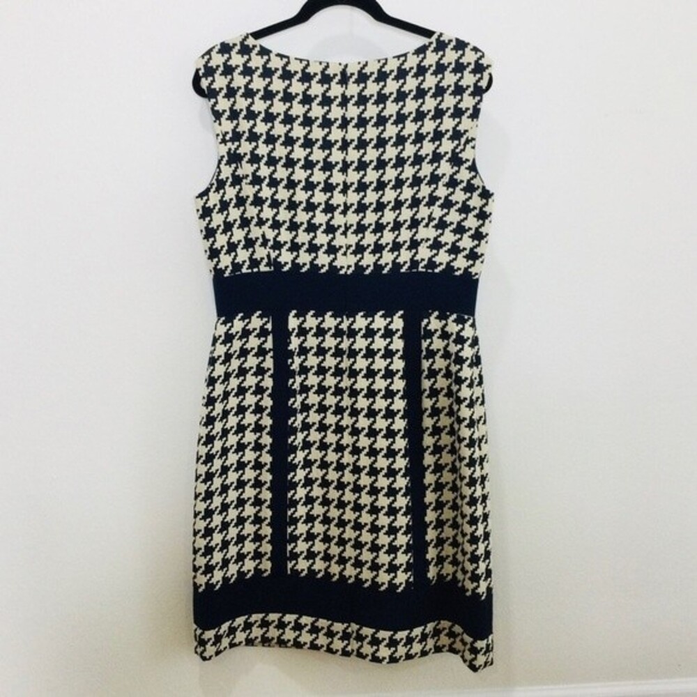 Alex Marie Women’s Size 10 Sleeveless Dress Cream Blue Houndstooth Knee Length - Picture 3 of 6